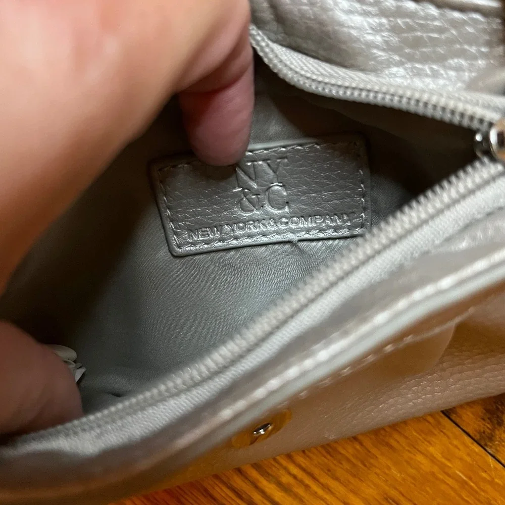 NY and Company secure flap